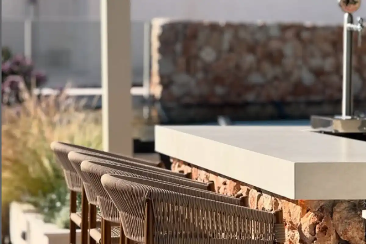 Well&Come rooftop bar in Málaga with pool and city views